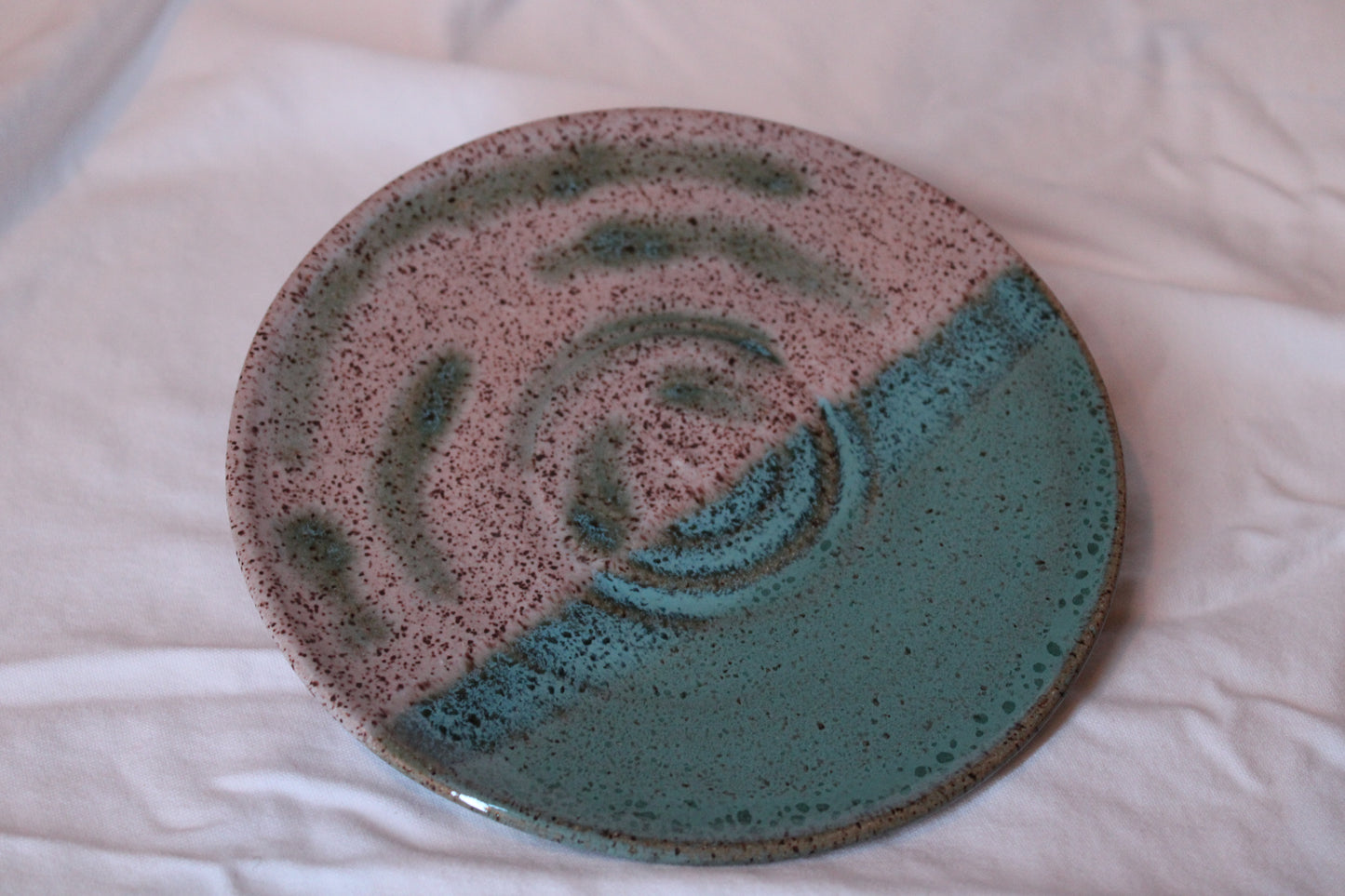 Medium Turquoise/White Plate
