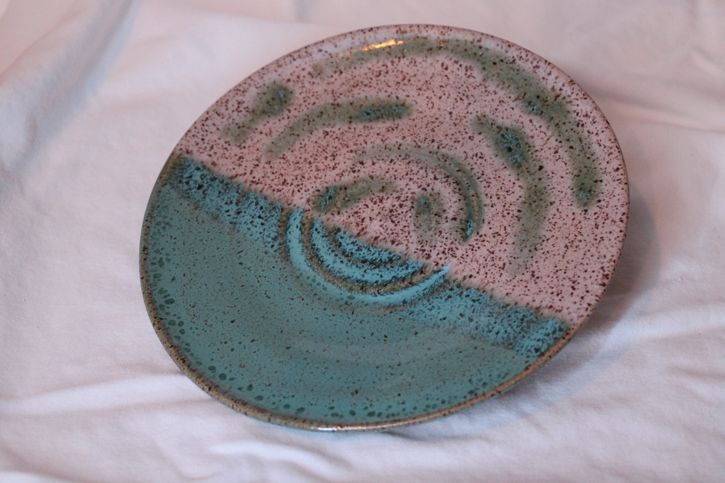 Medium Turquoise/White Plate